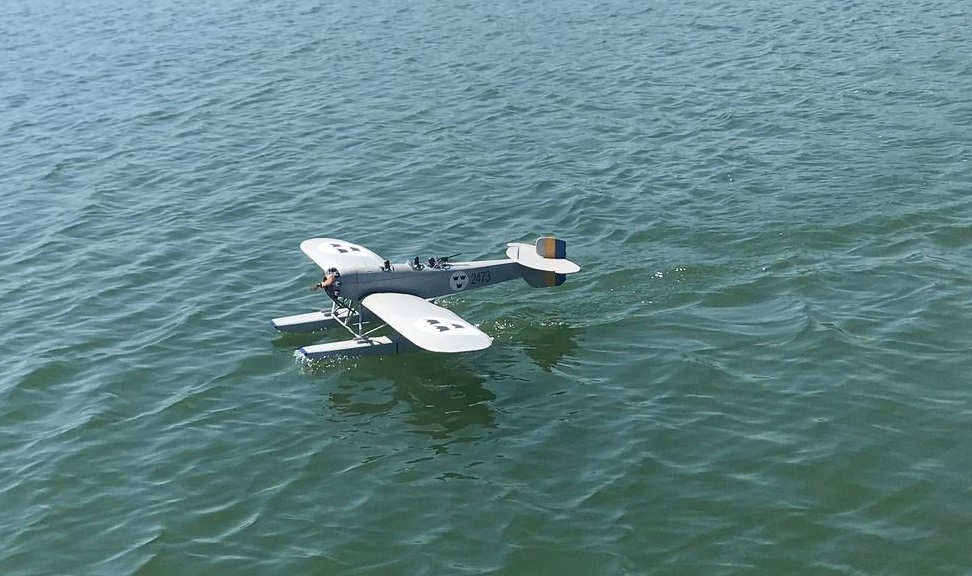En bild som visar grs, utomhus, transport, Radiostyrd flygmaskin

Automatiskt genererad beskrivning